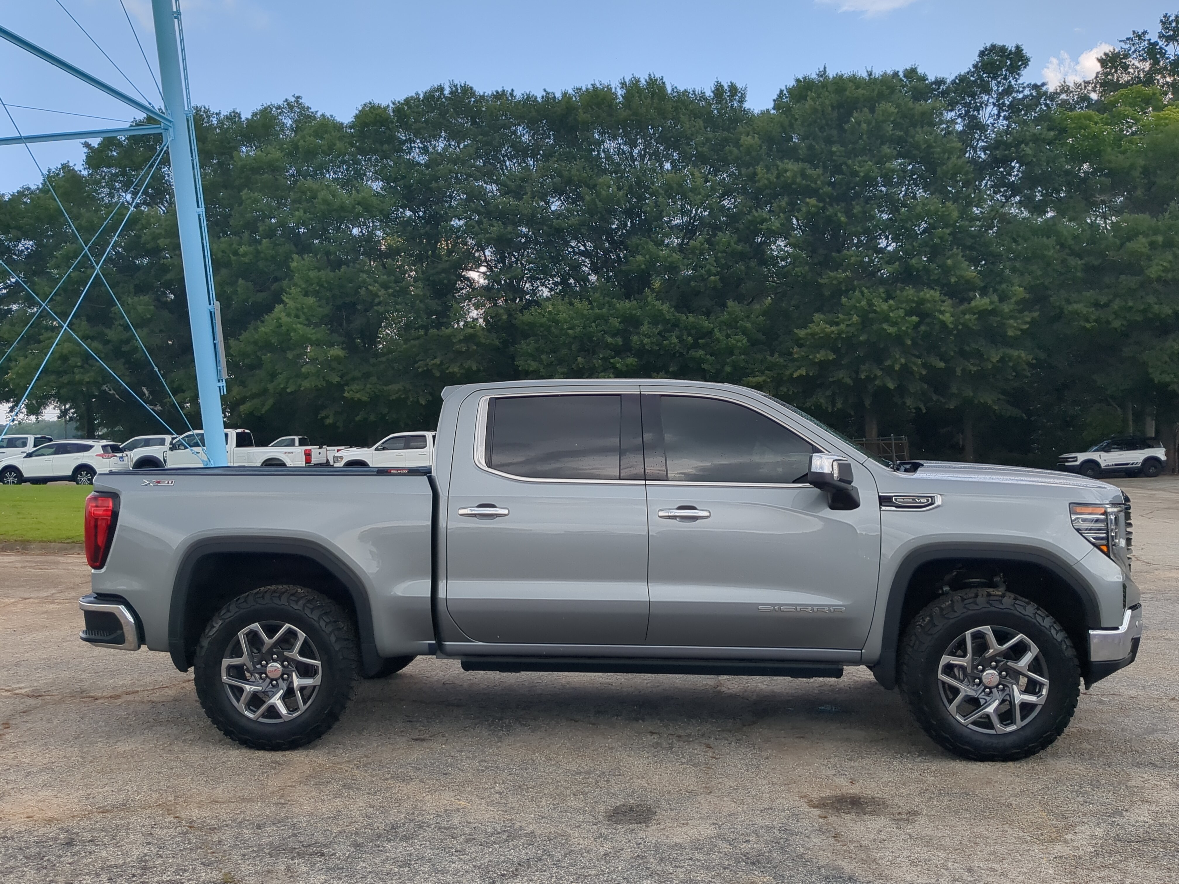 Used 2025 GMC Sierra 1500 SLT w/ SLT Premium Plus Package AWD/4WD image 2