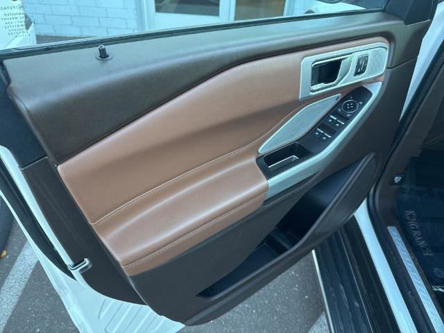 Certified 2022 Ford Explorer King Ranch w/ Premium Technology Package image 26