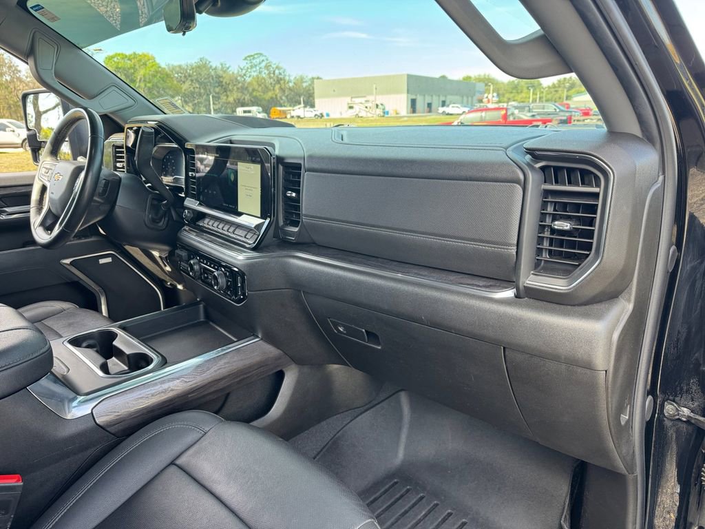 Used 2024 Chevrolet Silverado 2500 LTZ w/ LTZ Plus Package AWD/4WD image 19