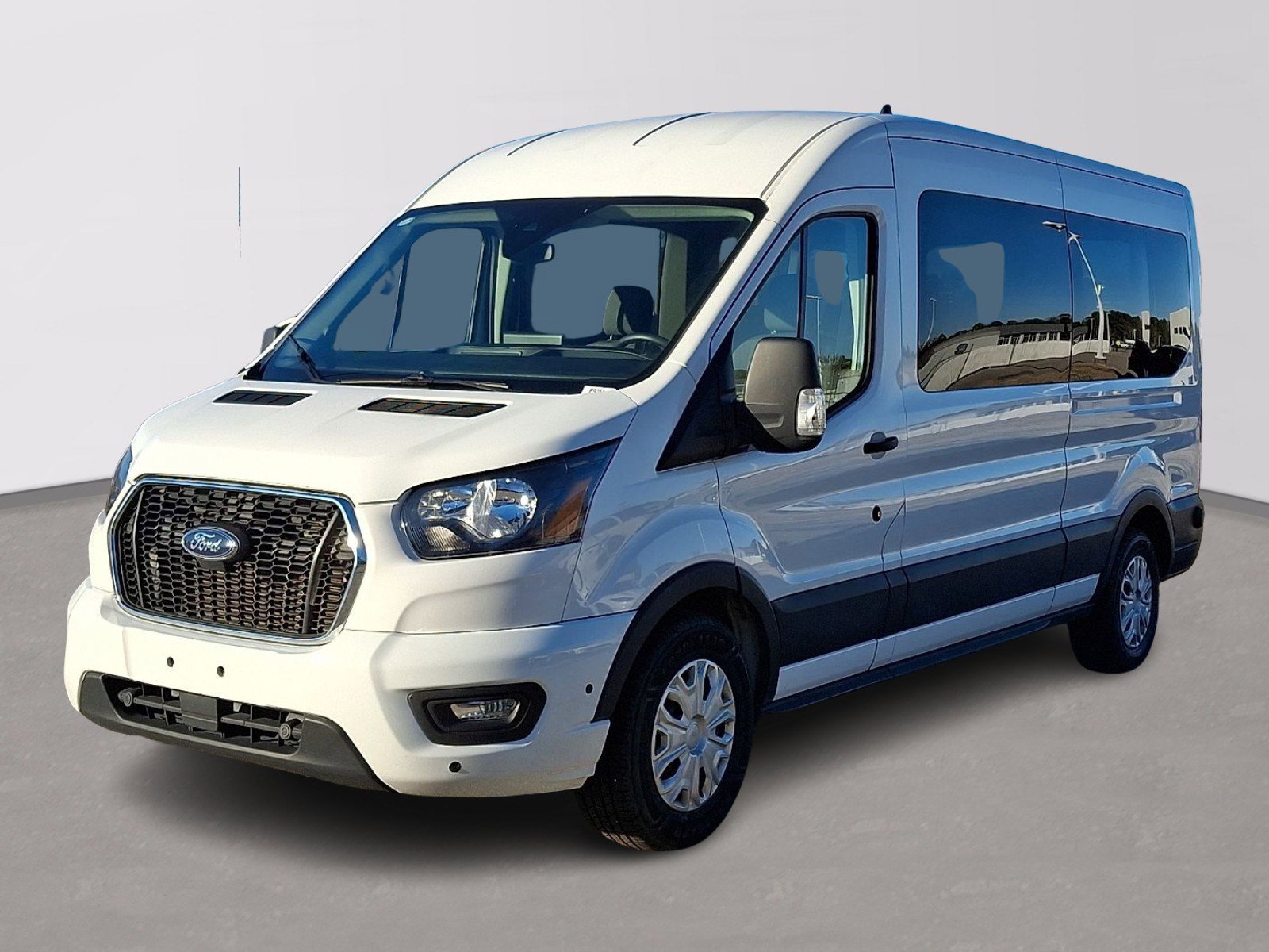 Certified 2024 Ford Transit 350 XLT image 3