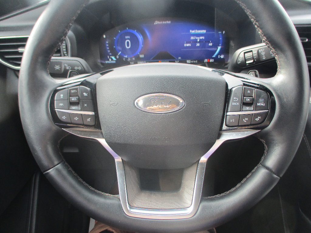 Certified 2021 Ford Explorer Platinum w/ Equipment Group 601A image 11