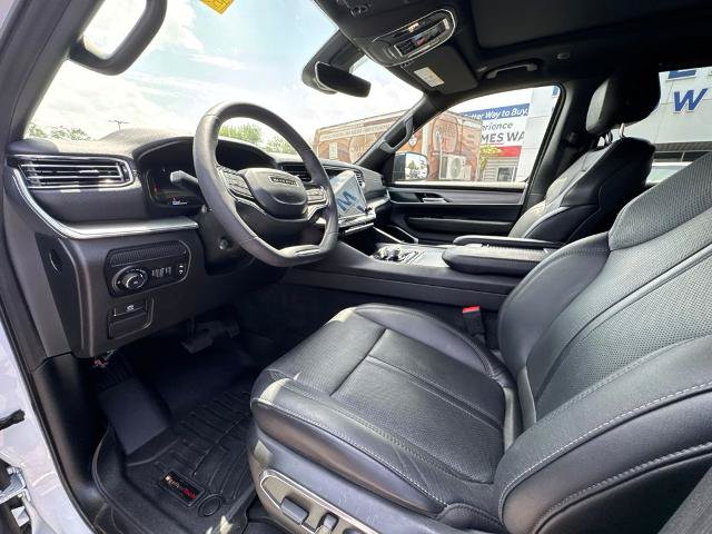 Used 2023 Jeep Wagoneer Series II RWD image 13