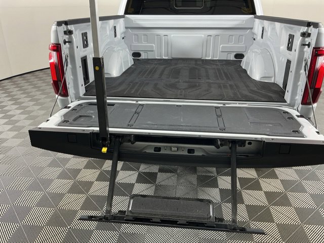 Certified 2025 Ford F150 Raptor w/ Equipment Group 803A Raptor R AWD/4WD image 9