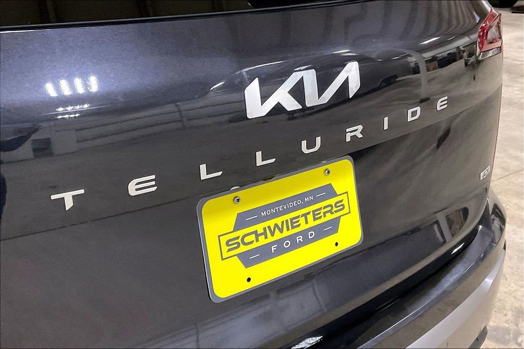 Used 2025 Kia Telluride S image 8