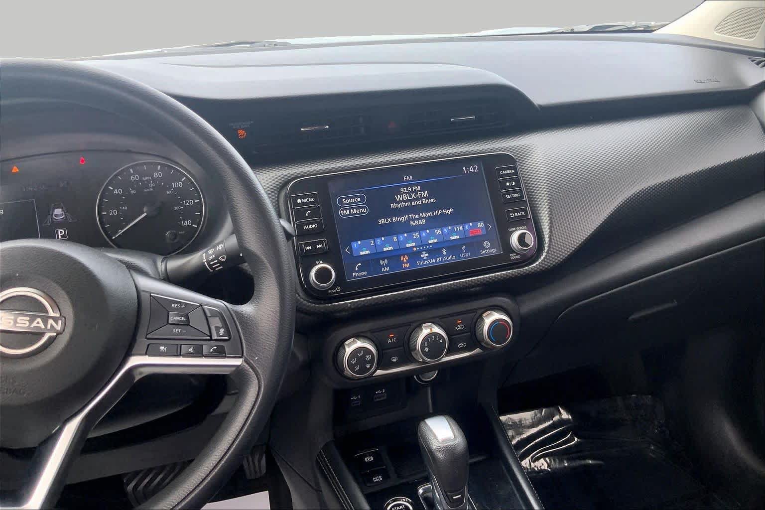 Used 2023 Nissan Kicks SV FWD image 7
