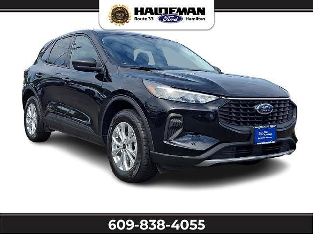 Certified 2025 Ford Escape Active AWD/4WD image 1