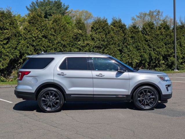 Certified 2018 Ford Explorer XLT w/ Equipment Group 202A AWD/4WD image 6