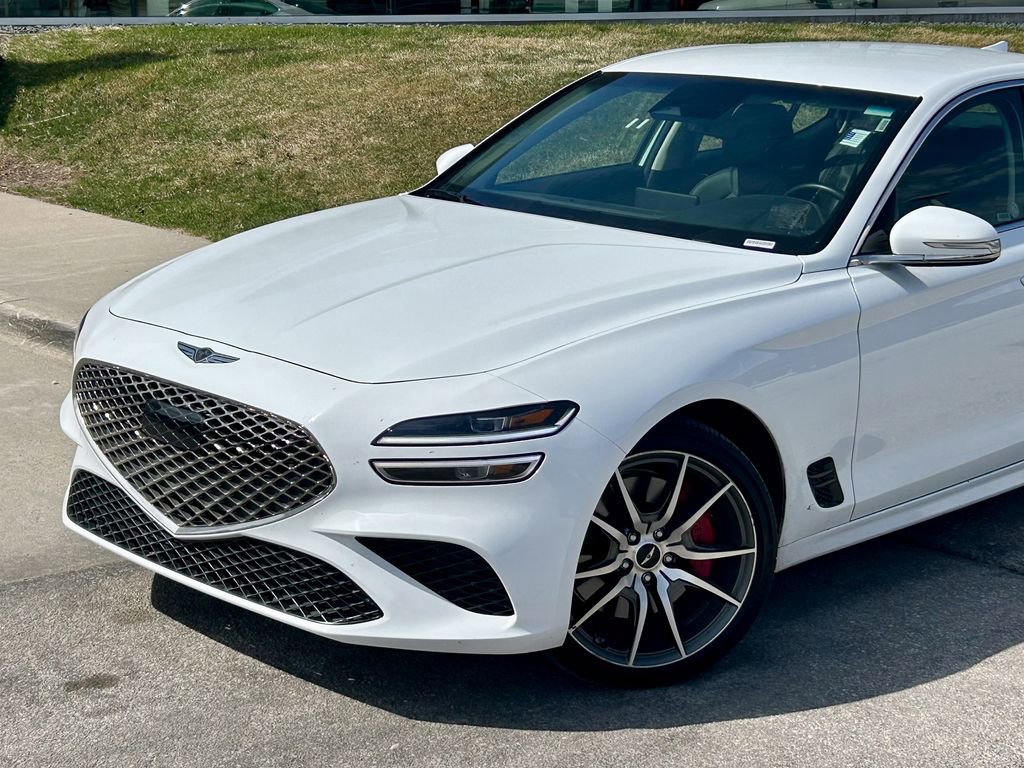 Used 2025 Genesis G70 2.5T image 7