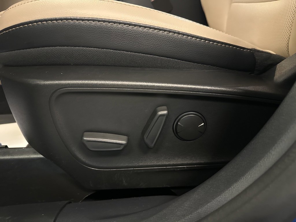 Certified 2022 Ford Escape Titanium image 14