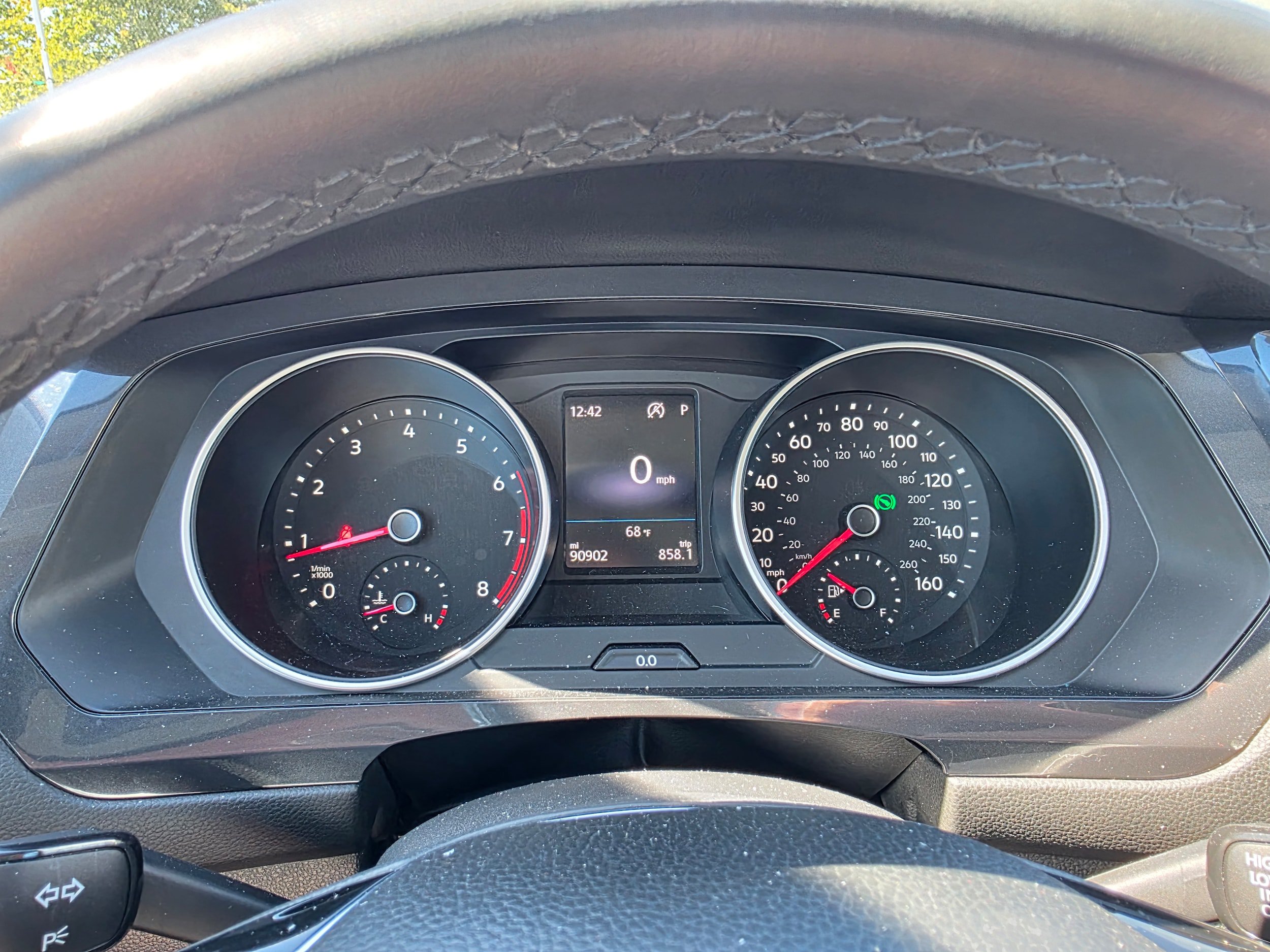 Used 2020 Volkswagen Tiguan SE w/ Panoramic Sunroof Package AWD/4WD image 17