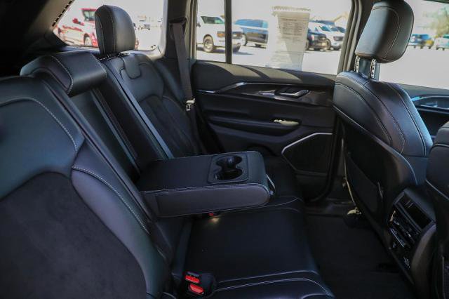 Used 2022 Jeep Grand Cherokee Altitude AWD/4WD image 33