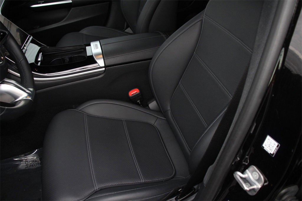 Used 2024 Mercedes-Benz C 300 Sedan image 23