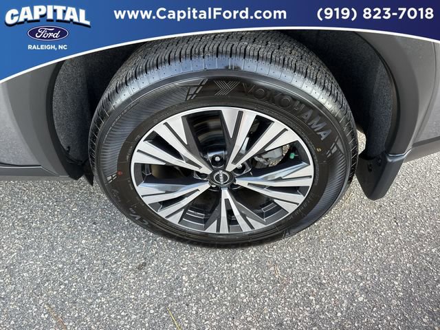 Used 2023 Nissan Rogue SV image 13