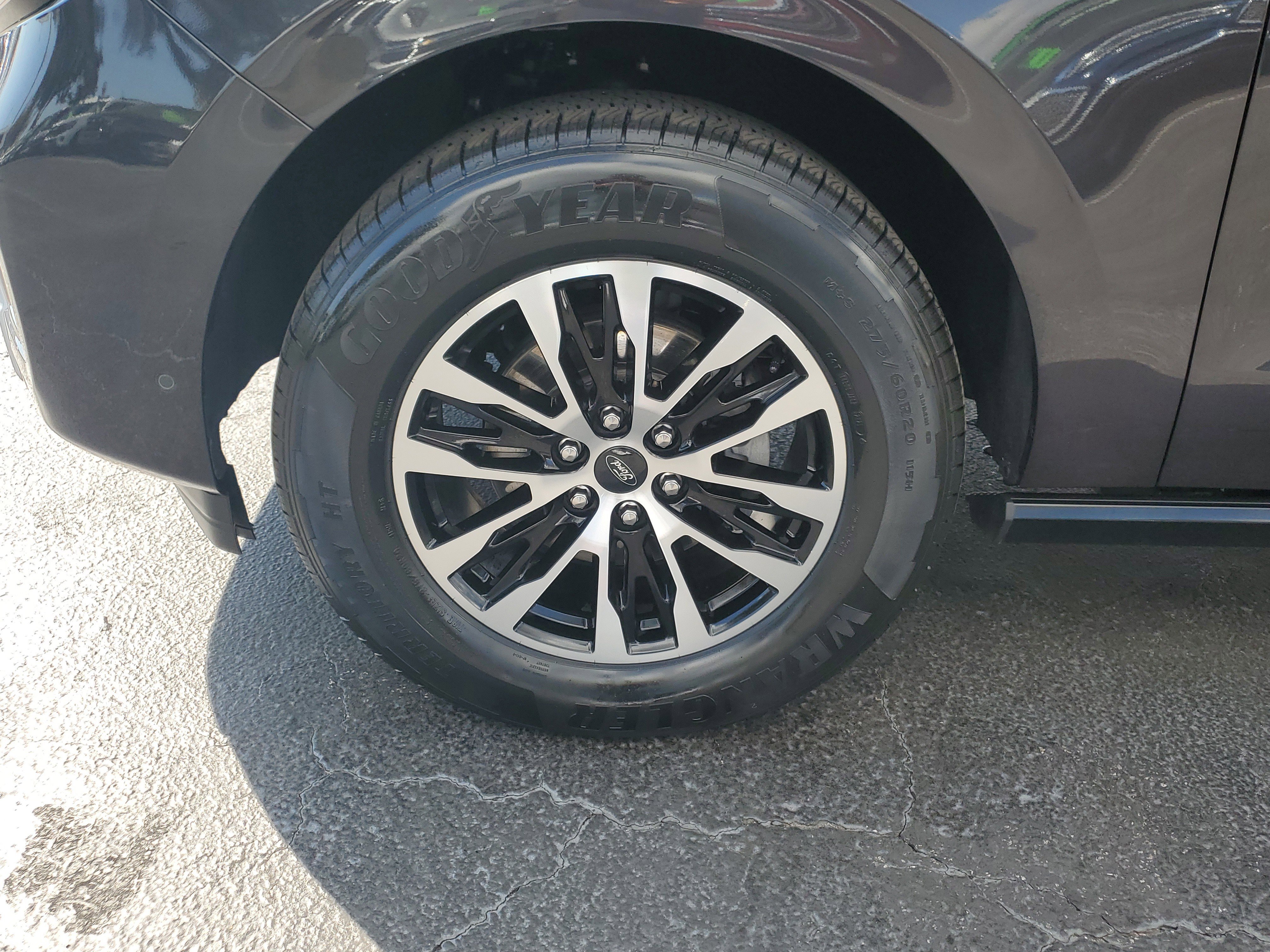 Certified 2025 Ford Expedition Max Platinum image 8