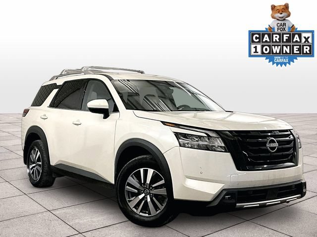 Used 2023 Nissan Pathfinder SL w/ Black Appearance Package AWD/4WD image 2