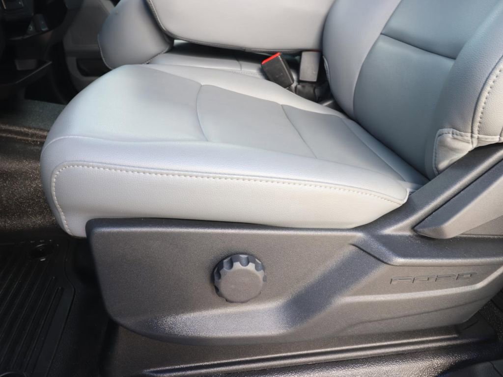 Certified 2025 Ford F350 XL w/ XL Chrome Package image 17