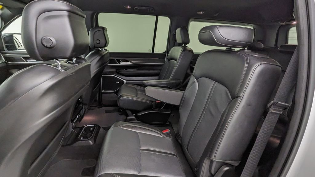 Used 2024 Jeep Wagoneer Series III image 37