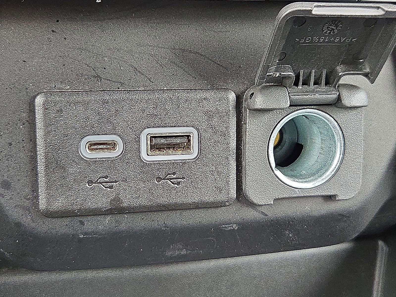 Used 2022 GMC Sierra 3500 SLT w/ SLT Convenience Package image 17