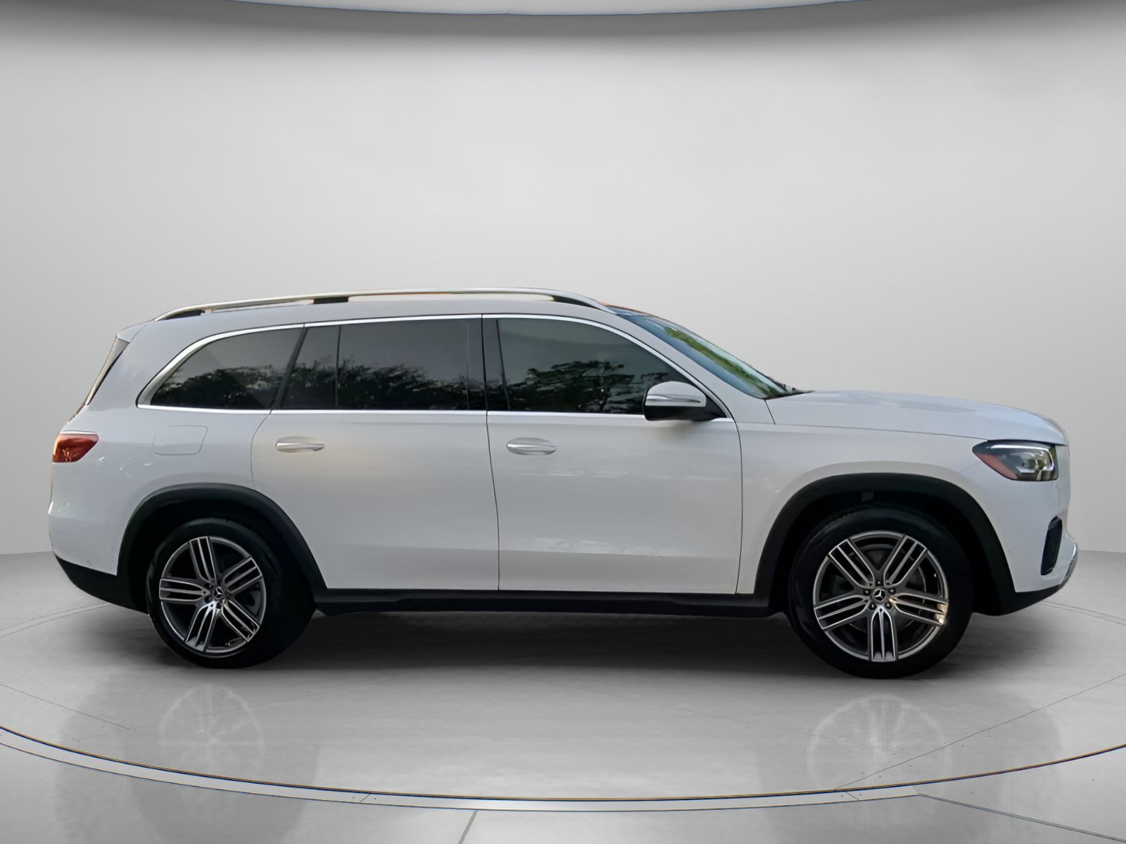 Used 2026 Mercedes-Benz GLS 450 4MATIC image 34