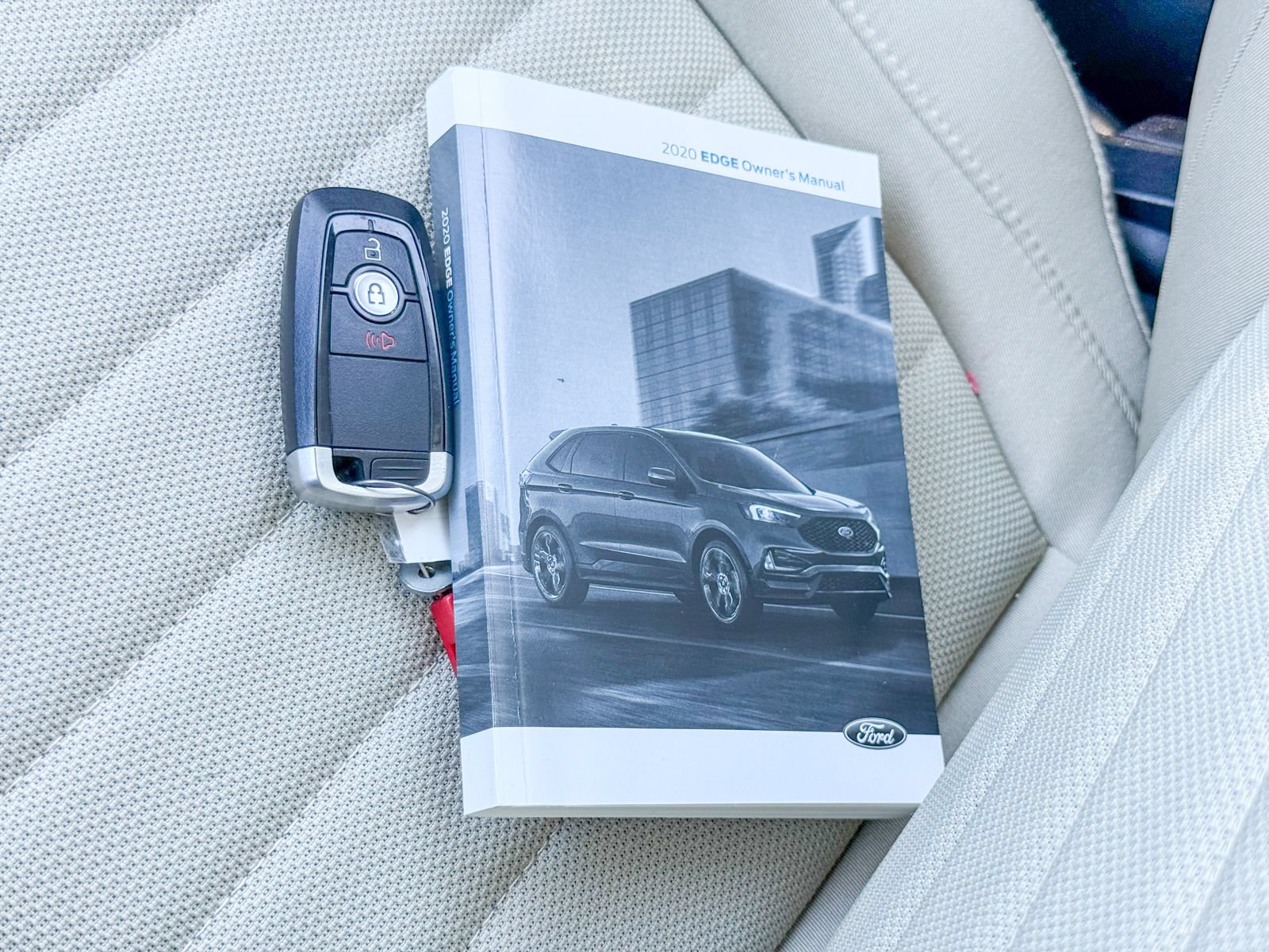 Certified 2020 Ford Edge SE FWD image 32