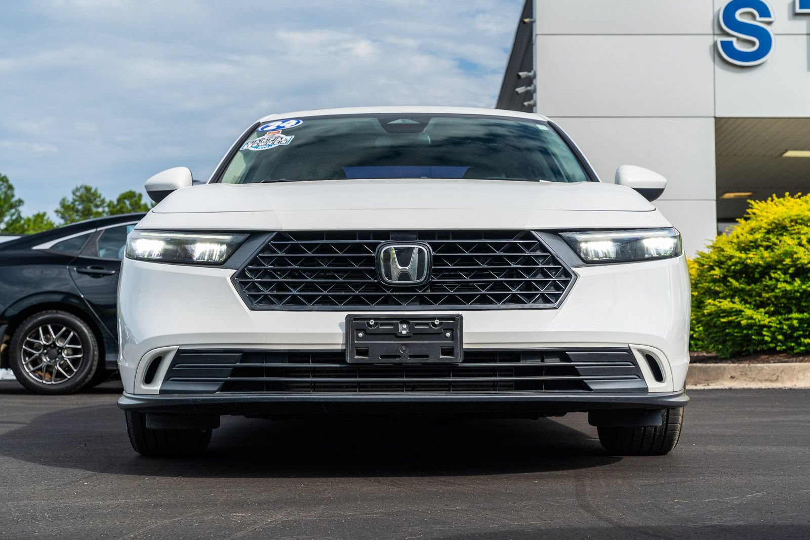 Used 2024 Honda Accord EX image 2