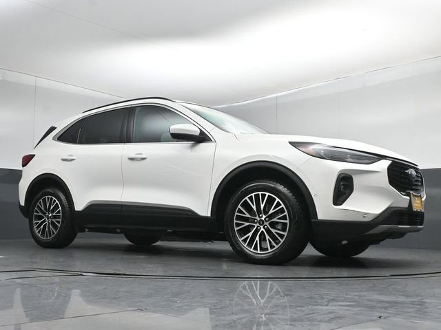 Certified 2024 Ford Escape SE w/ PHEV Premium Package image 20