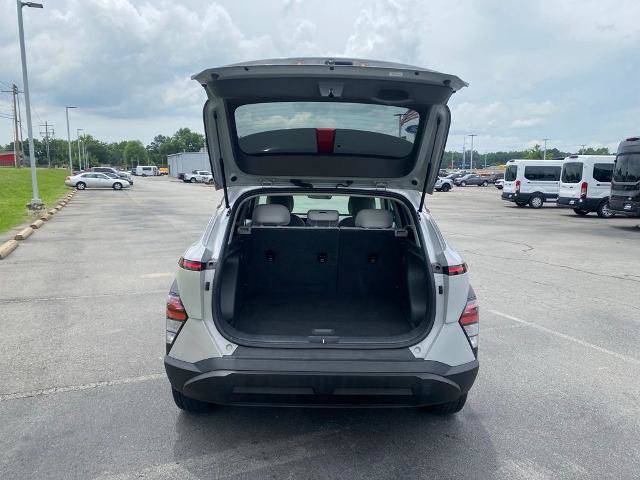 Used 2025 Hyundai Kona SEL FWD image 9
