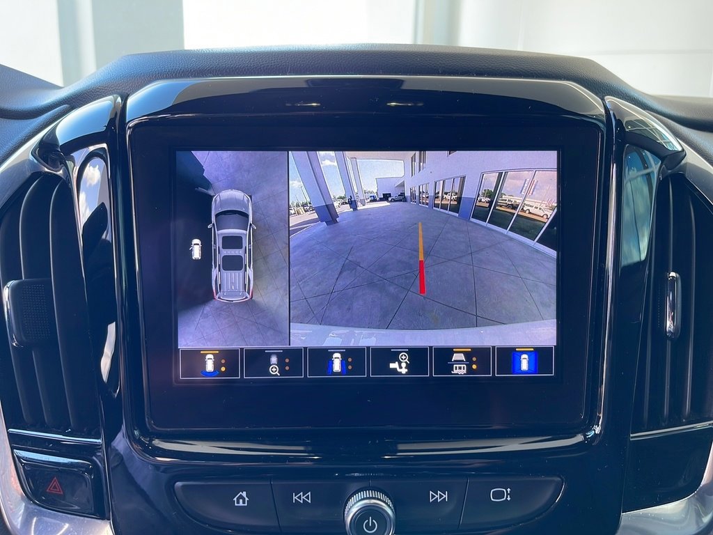Used 2022 Chevrolet Traverse RS image 21