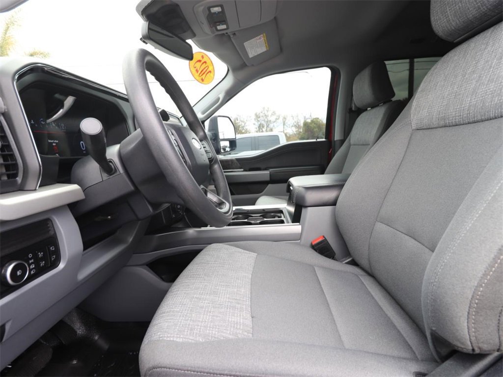 Certified 2025 Ford F250 XLT w/ Black Appearance Package image 8