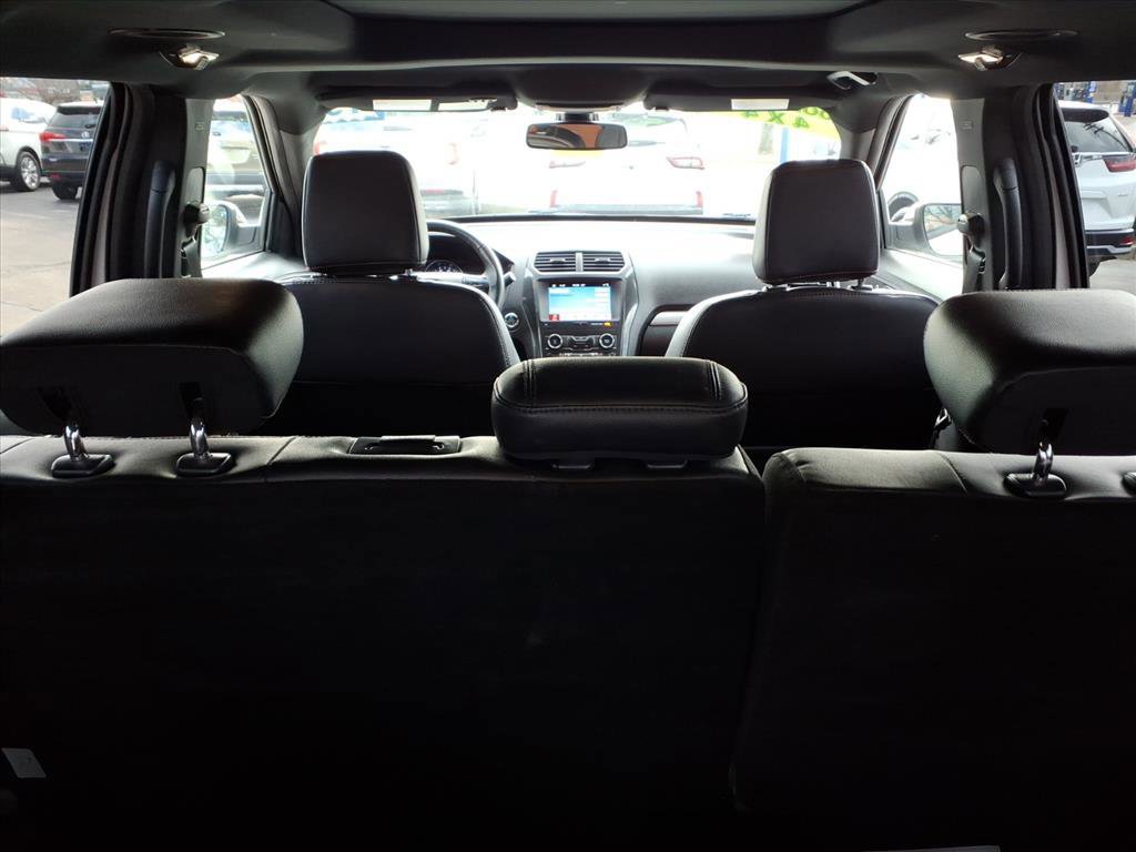 Certified 2019 Ford Explorer XLT w/ Equipment Group 202A image 17