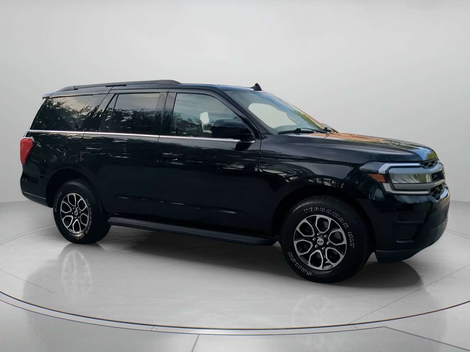 Certified 2024 Ford Expedition XLT RWD image 35