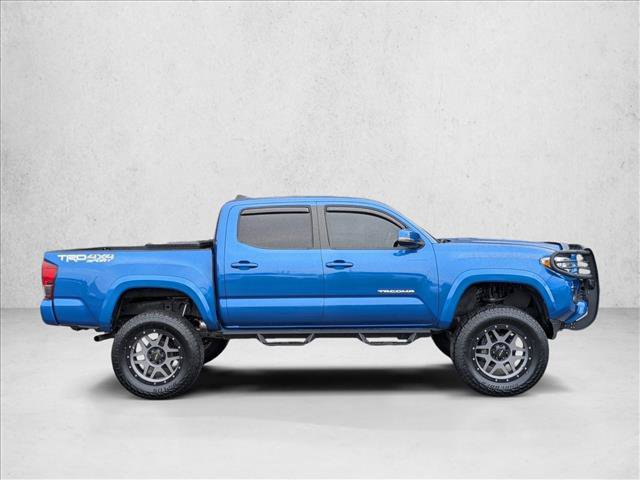 Used 2018 Toyota Tacoma TRD Sport w/ Technology Package AWD/4WD image 4