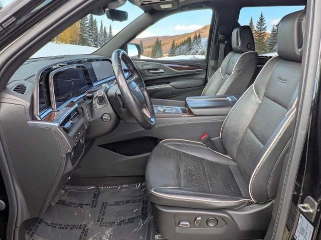 Used 2022 Cadillac Escalade Premium Luxury image 18