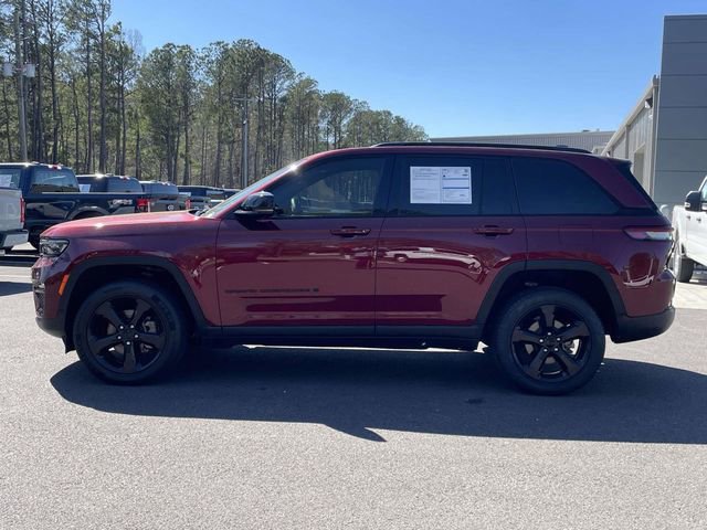 Used 2023 Jeep Grand Cherokee Limited w/ Black Appearance Package image 2