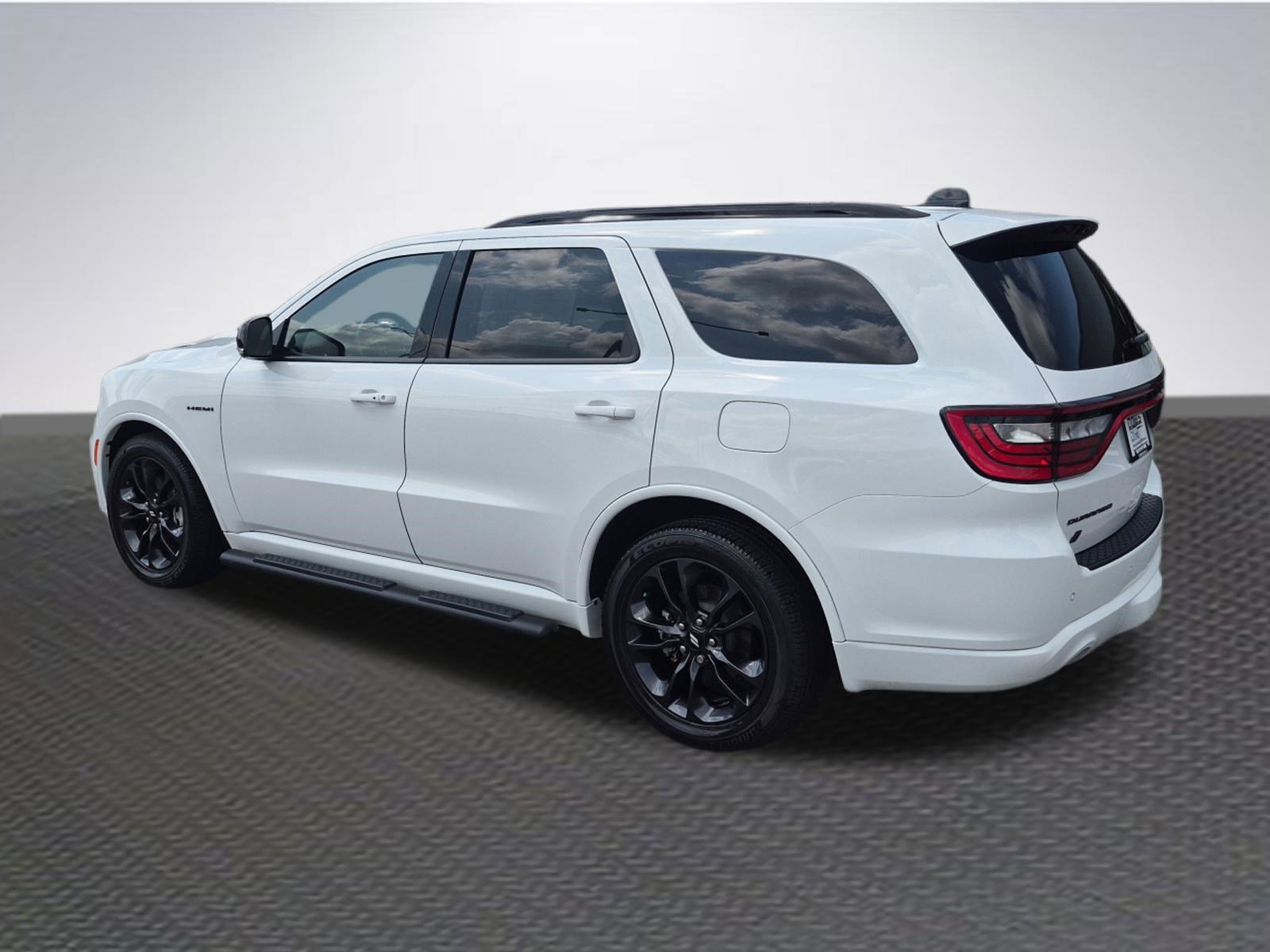 Used 2025 Dodge Durango R/T AWD/4WD image 4