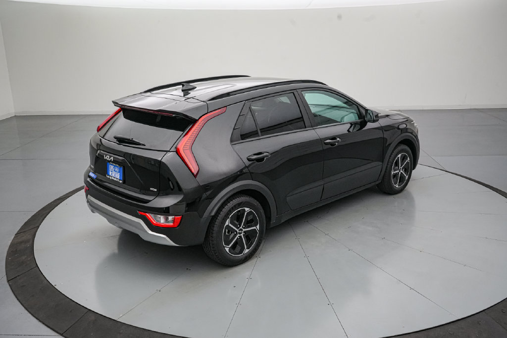 Used 2025 Kia Niro LX FWD image 4