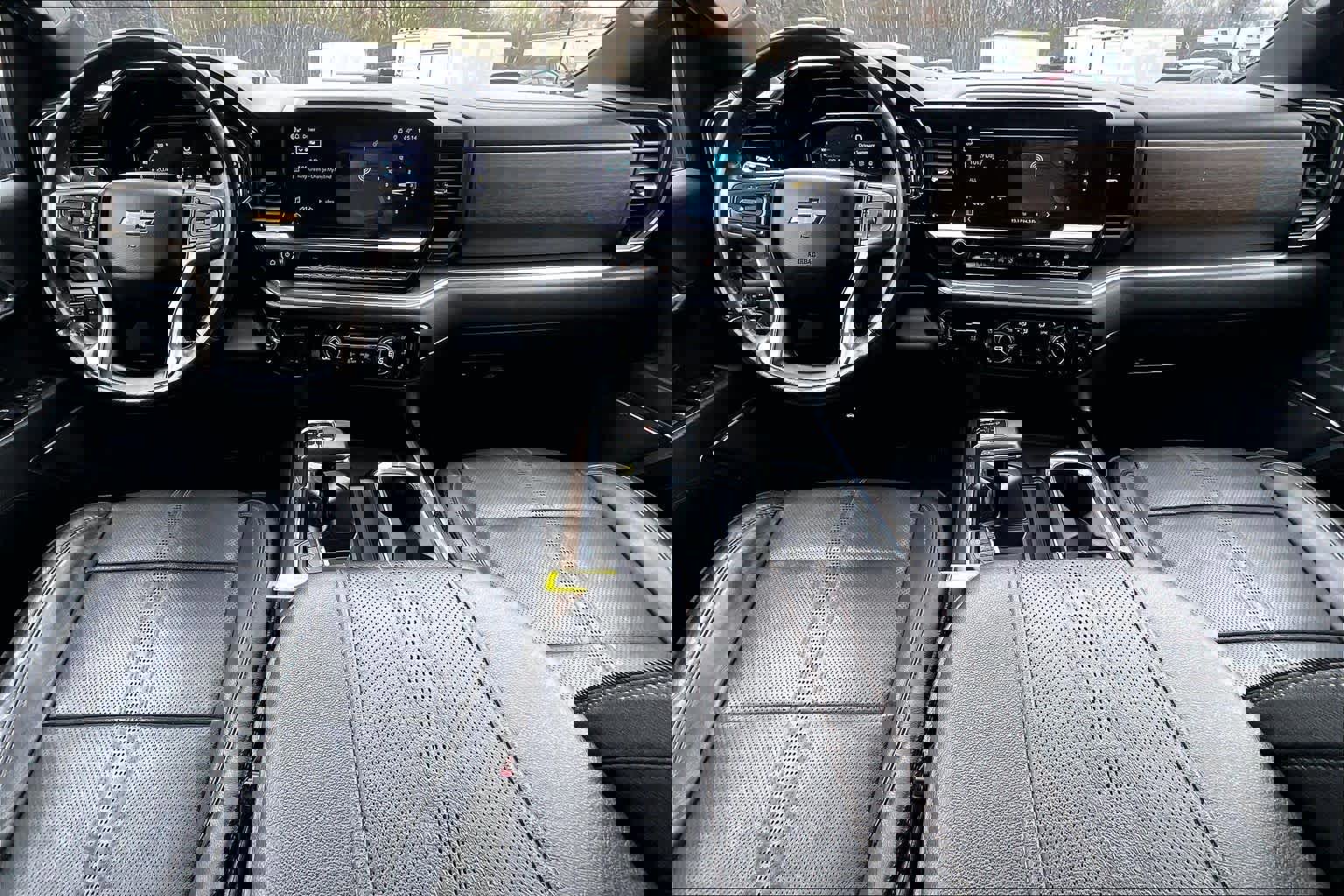 Used 2023 Chevrolet Silverado 1500 High Country w/ Z71 Off-Road Package AWD/4WD image 16