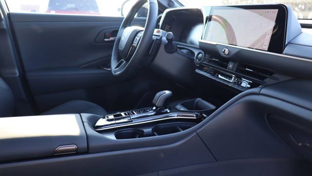 Used 2026 Toyota Crown Platinum image 17