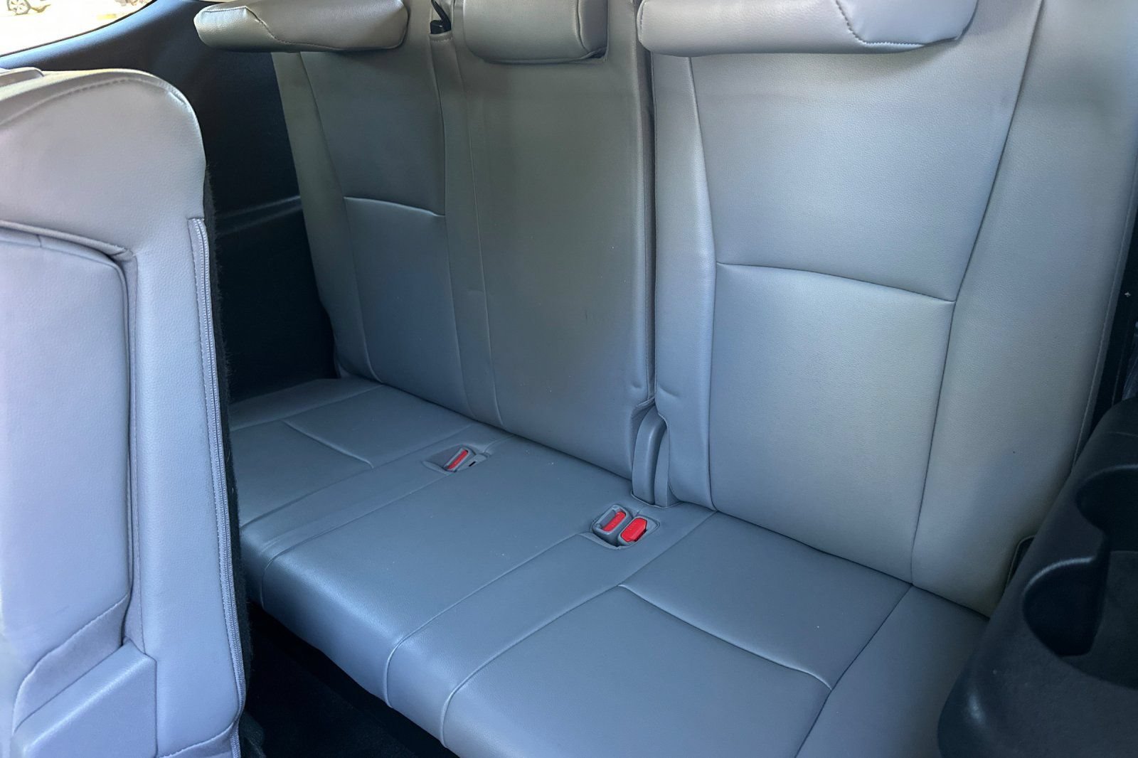 Used 2022 Toyota Highlander XLE AWD/4WD image 18
