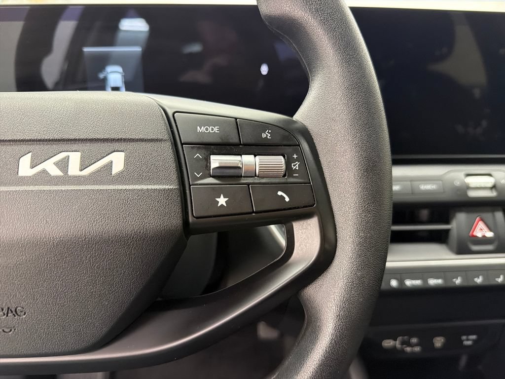 Used 2025 Kia K4 FWD image 22