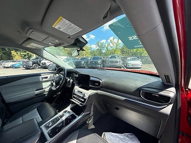 Certified 2023 Ford Explorer XLT w/ Equipment Group 202A AWD/4WD image 16