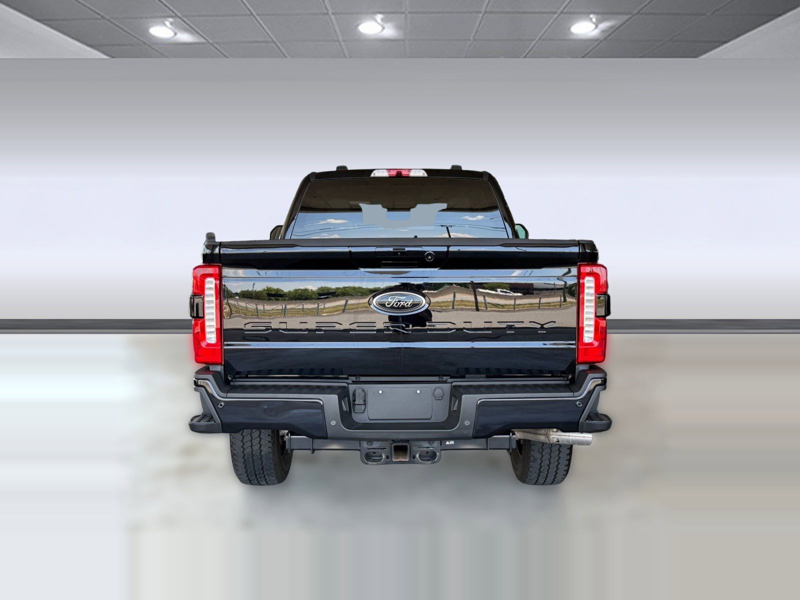 Certified 2025 Ford F250 XLT w/ Black Appearance Package AWD/4WD image 10