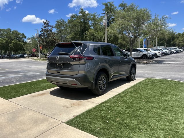Used 2023 Nissan Rogue S AWD/4WD image 6