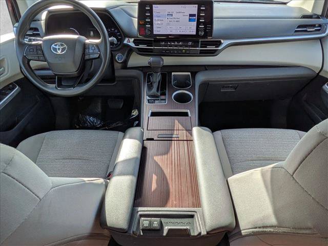 Used 2023 Toyota Sienna LE FWD image 16