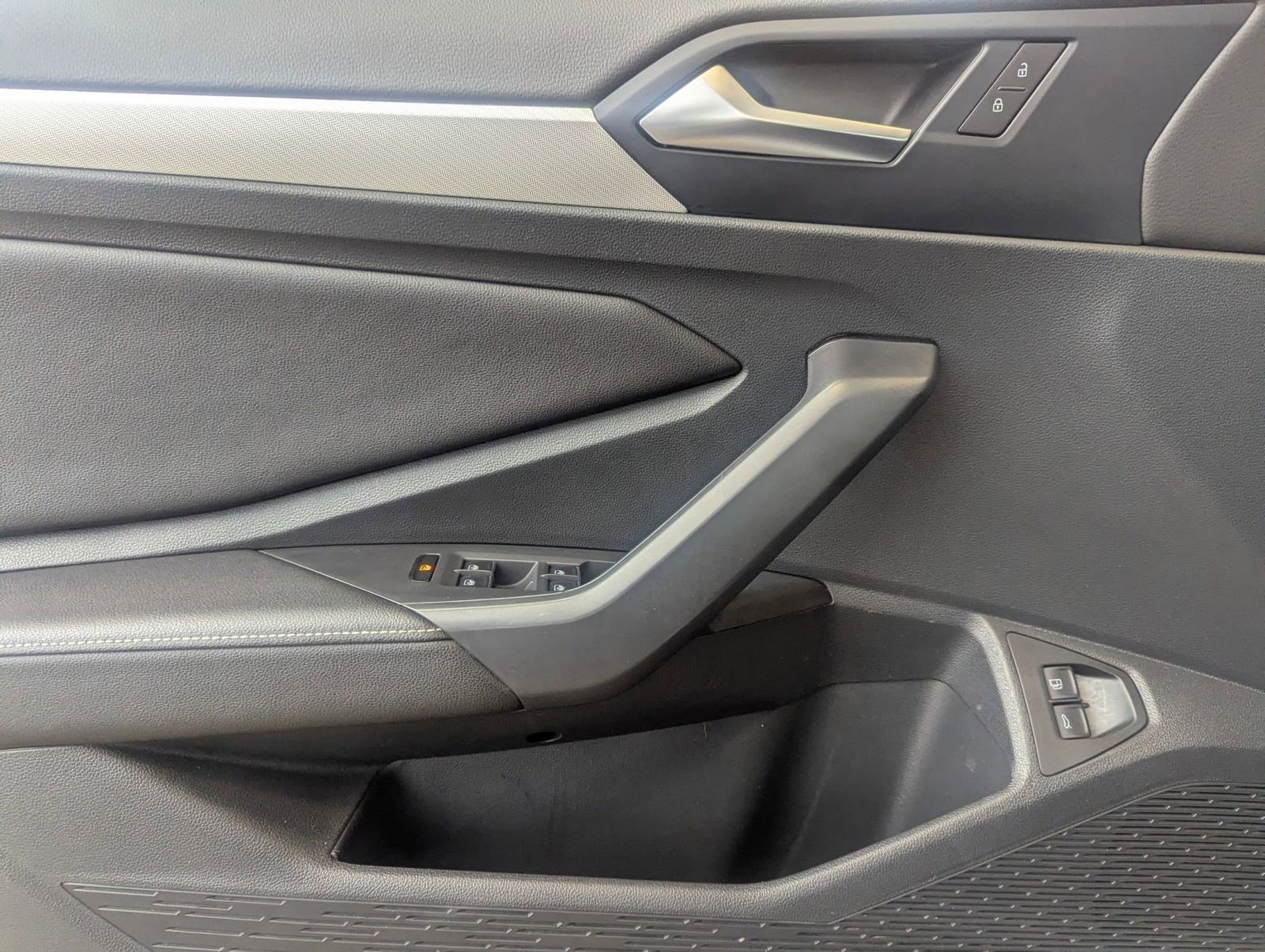 Used 2024 Volkswagen Jetta S image 12