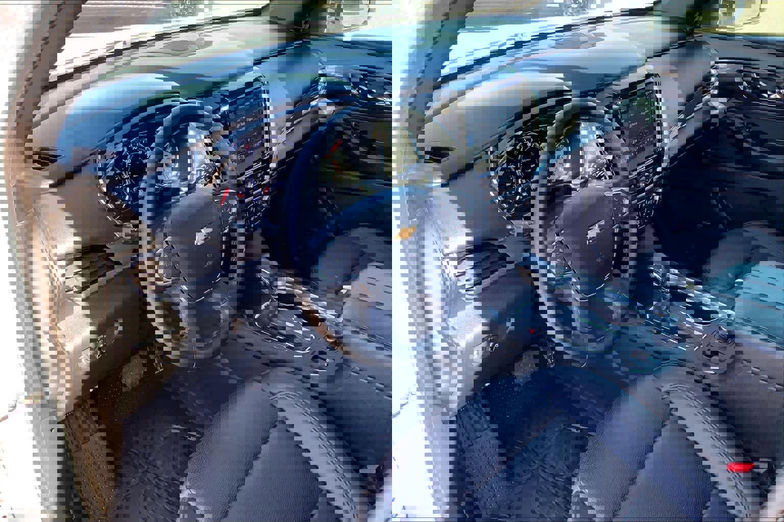 Used 2023 Chevrolet Traverse High Country image 17