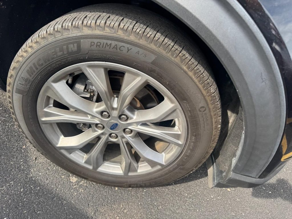 Certified 2024 Ford Explorer Limited RWD image 2