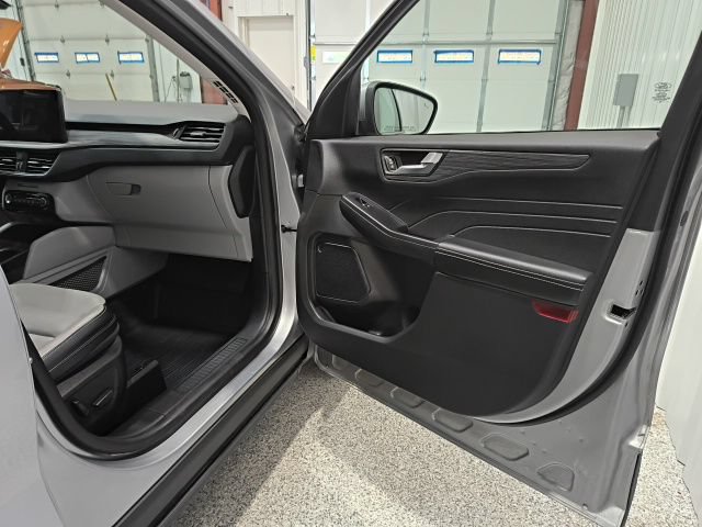 Certified 2023 Ford Escape Platinum AWD/4WD image 21