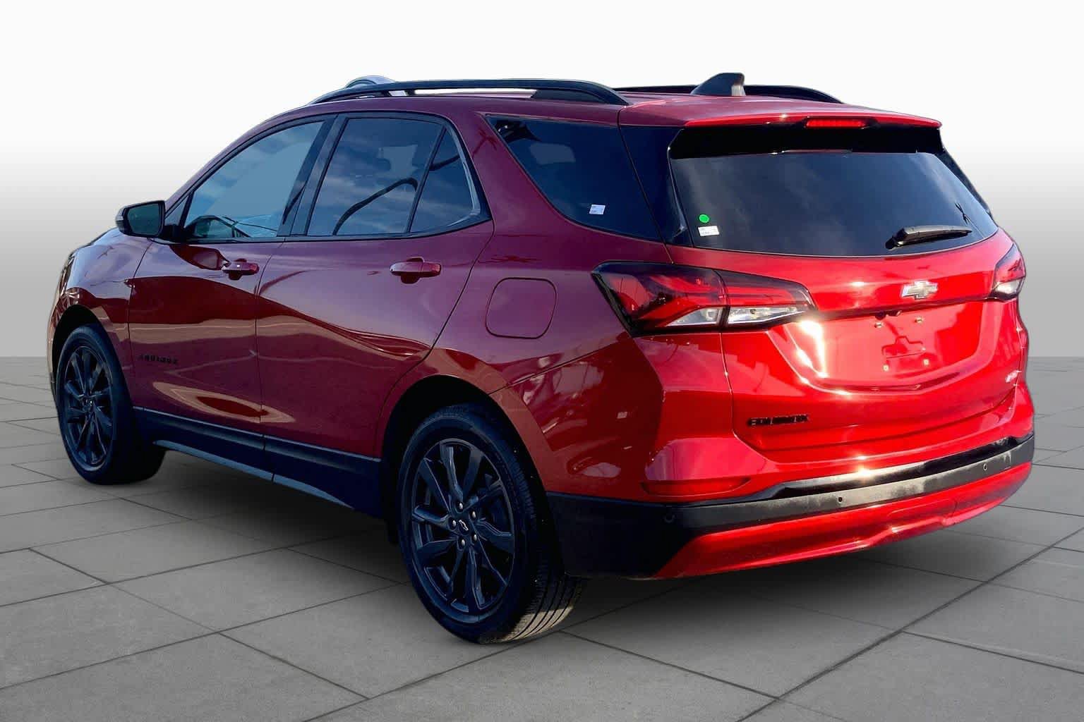 Used 2024 Chevrolet Equinox RS w/ RS Leather Package FWD image 11