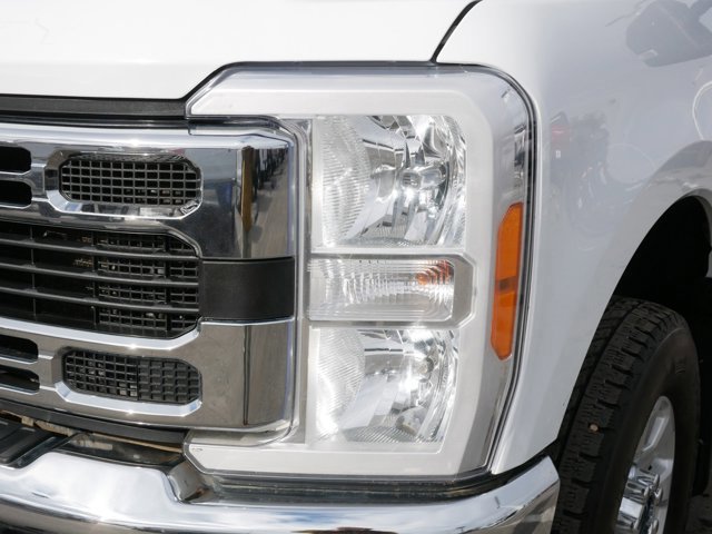 Certified 2023 Ford F250 XLT w/ FX4 Off-Road Package image 5